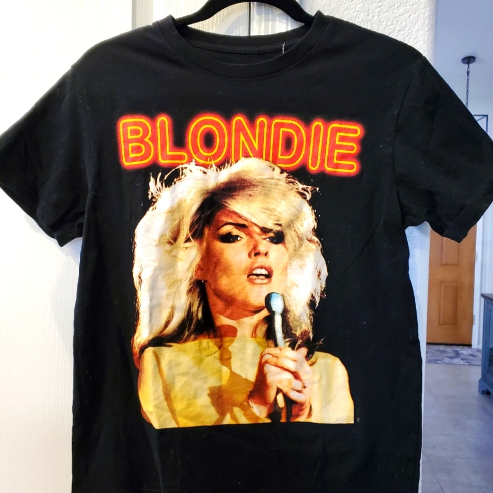 Blonde small t-shirt